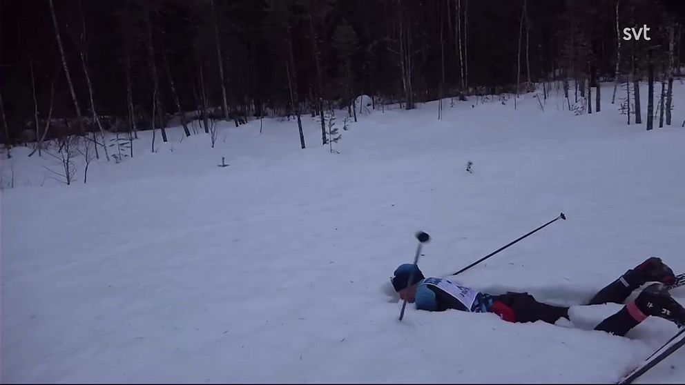 Här gör Måns Möller klassiska firandet i snödrivan