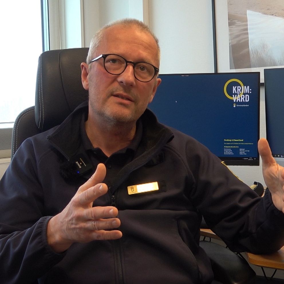 Bild på Peter Kjelliin, chef för Hällbyanstalten utanför Eskilstuna.
