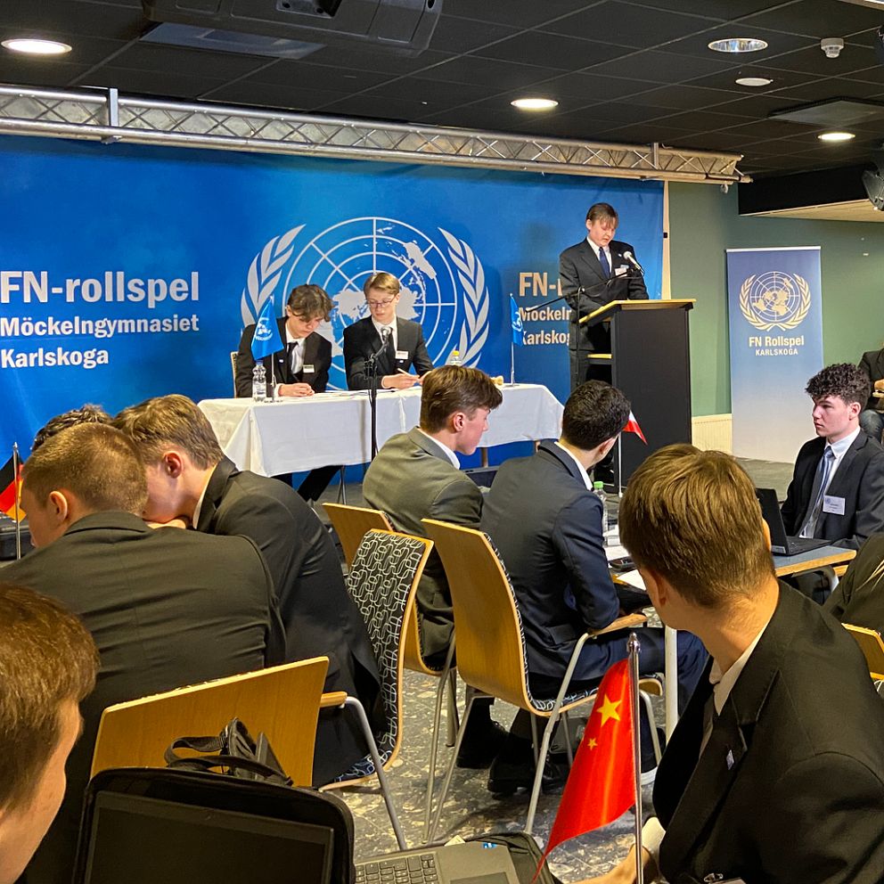 Elever på Möckelngymnasiet har FN-rollspel.