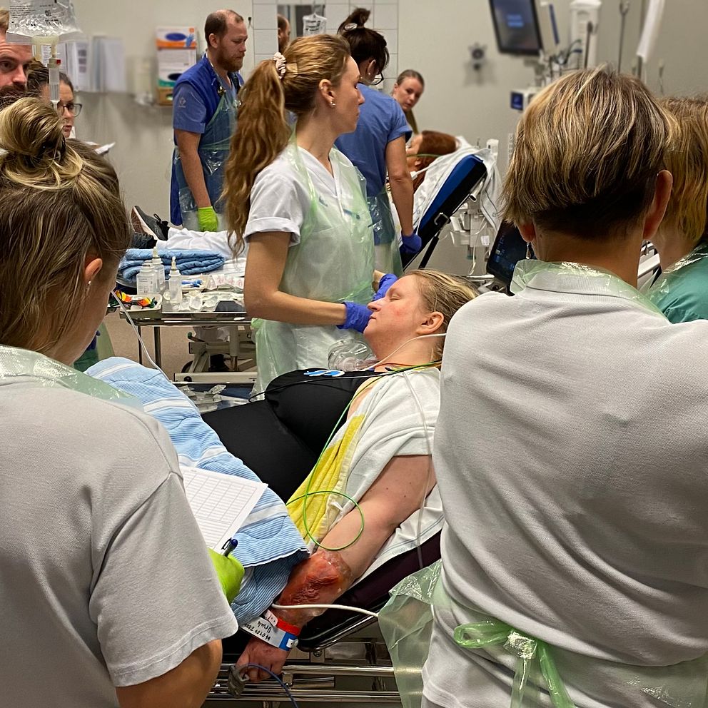 Läkare och sjuksköterskor inne på akutmottagningen