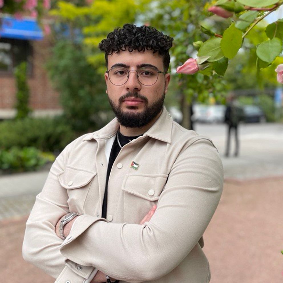 Mustafa Sharif i Kristianstad tittar in i kameran
