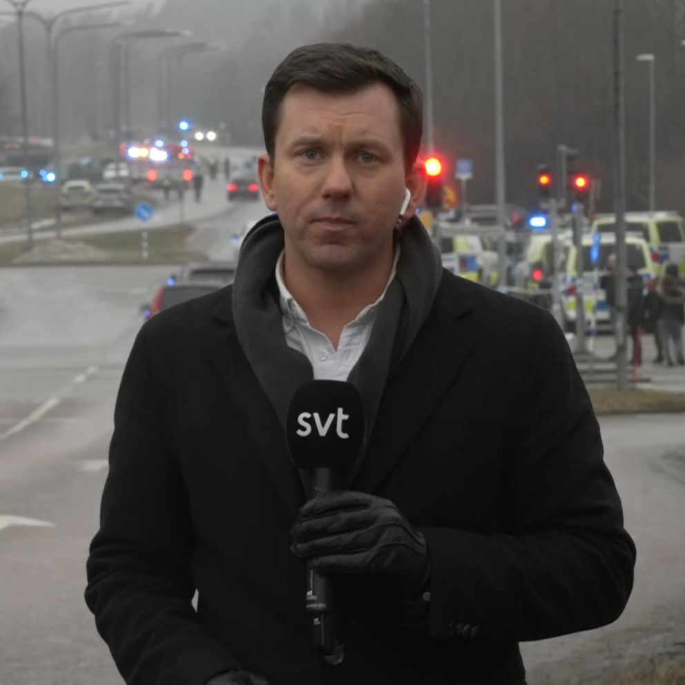 SVT:s reporter Oskar Jönsson