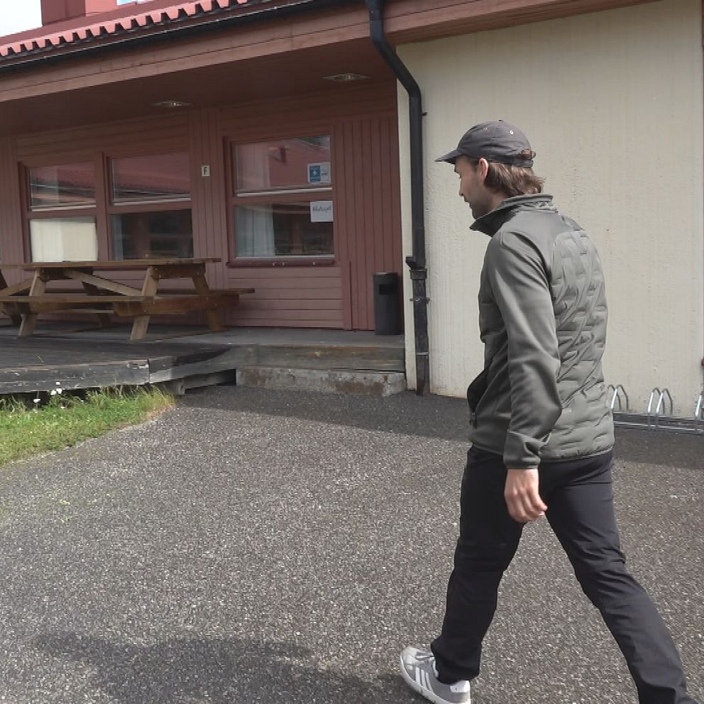Fastighetsägaren visar SVT lokalerna där nytt fängelse kan öppna