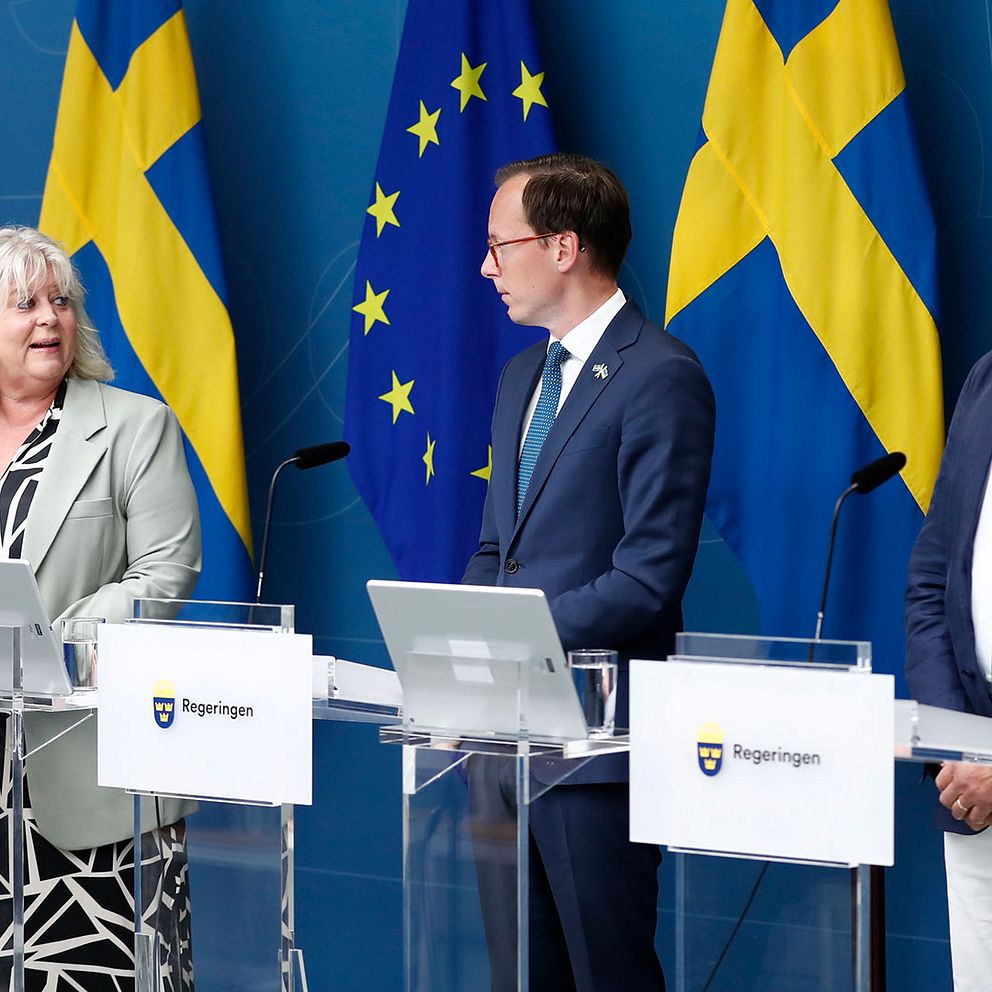 Pressträff med utbildningsminister Mats Persson (L) och socialtjänstminister Camilla Waltersson Grönvall (M) som presenterar utredaren Michael Tärnfals som ska utreda hur socionomutbildningen bättre förbereder för brottsförebyggande arbete.