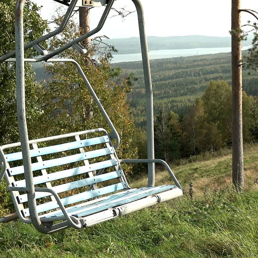 En skidlift är tom och övergiven vid Ski Sunne.
