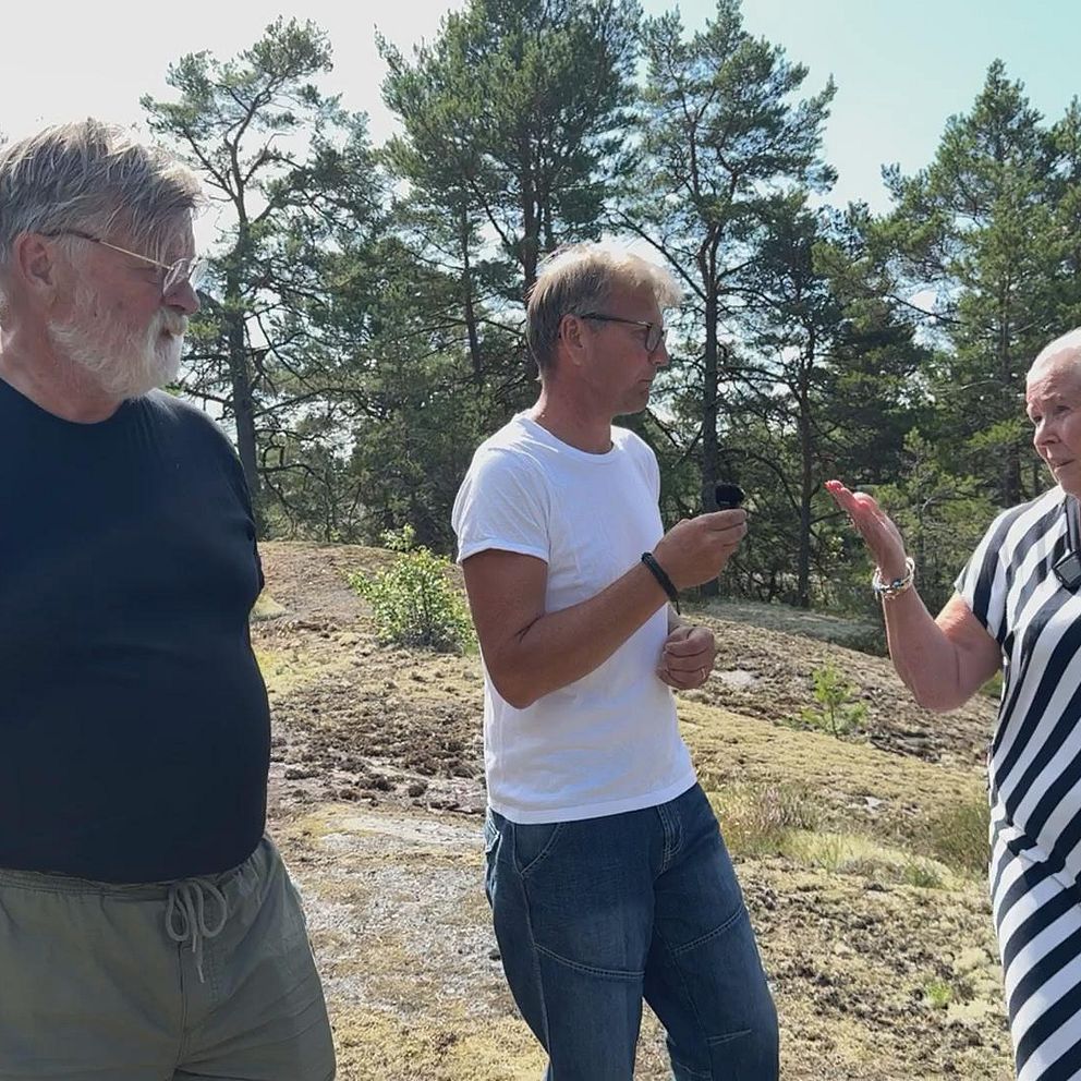 Sven Aarflot, Ulf Westerberg och Monica Petterson visar var bostäderna ska byggas