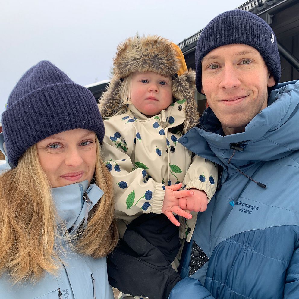 Sofia och Anton med deras lilla dotter
