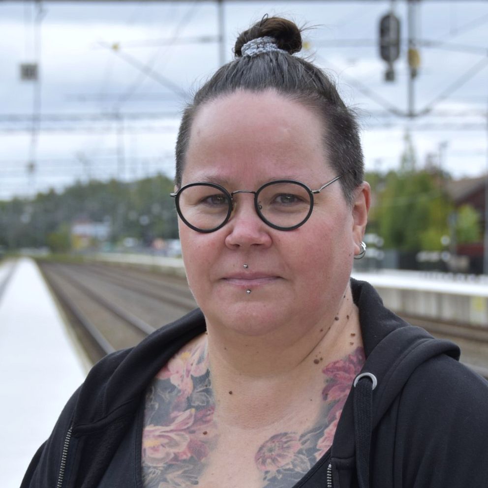 Anna Bergström, ordförande SEKO, MTR, vid station i Tierp.