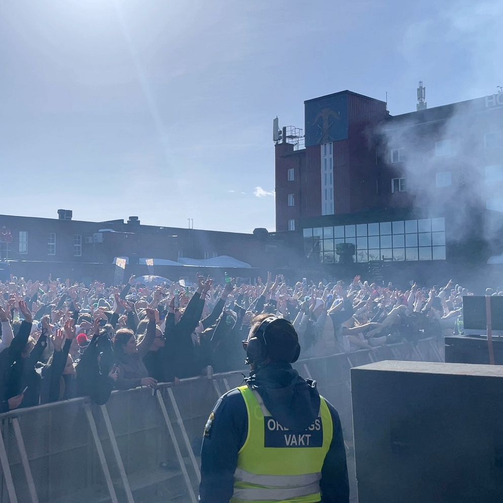 Publikhavet på en rockfestival i Sälen