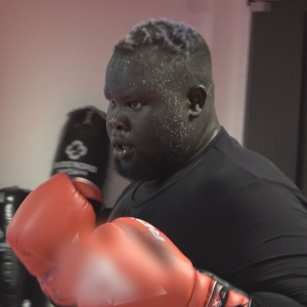 Influencern och MMA-fightern Michael Koul ”Megic Mike” berättar om sin karriär som MMA fighter och komiker.