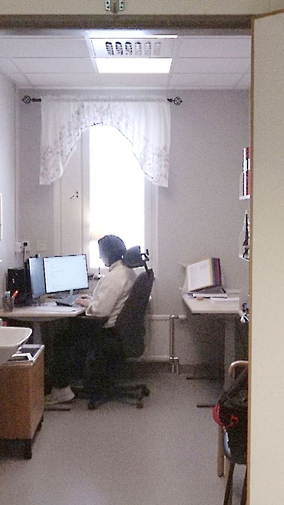 Bugg efter bugg – hör vårdpersonalens upplevelser av journalsystemet Cosmic. Foto: Hjalmar Fredbo/SVT