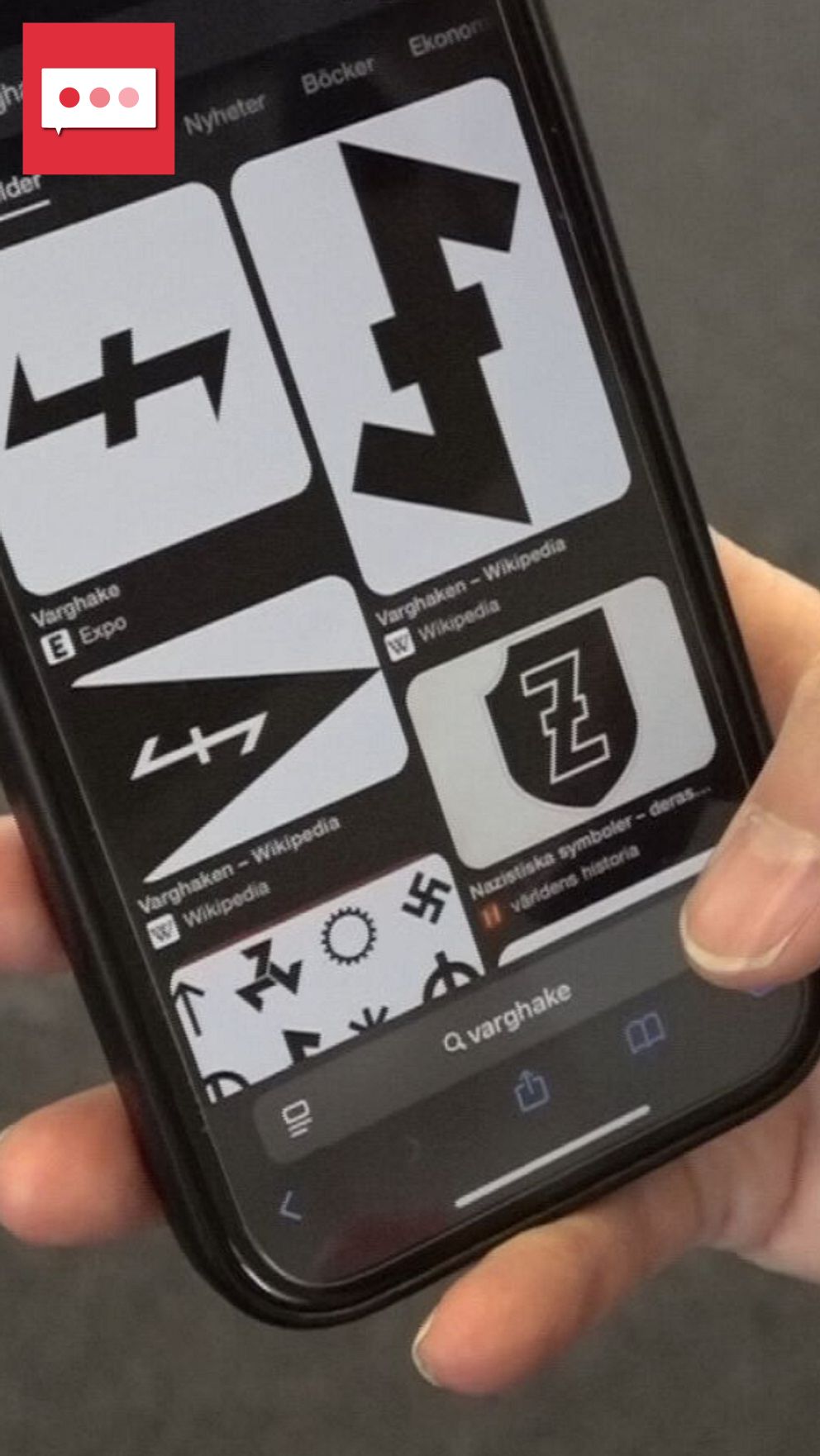 Delad bild. Till vänster: hand håller mobil med svartvita symboler. Till höger: person inomhus.