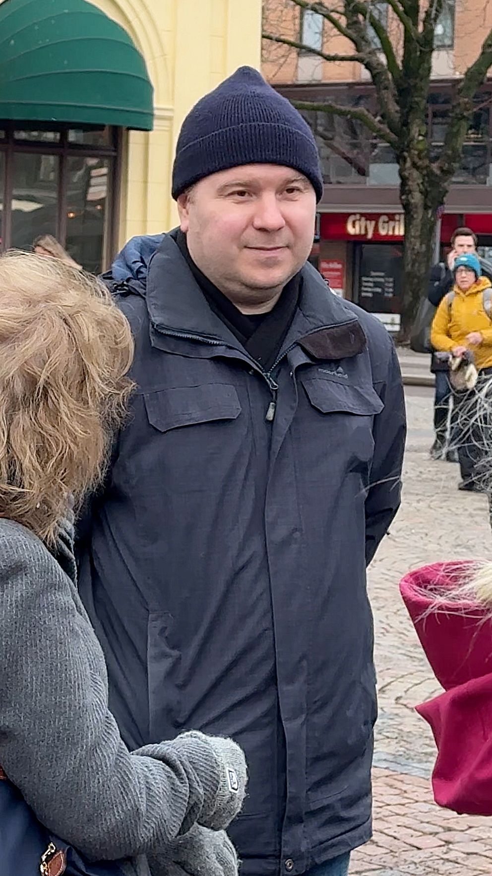 Anton Tkachuk bland åhörarna till Måndagsrörelsens möte i Karlstad