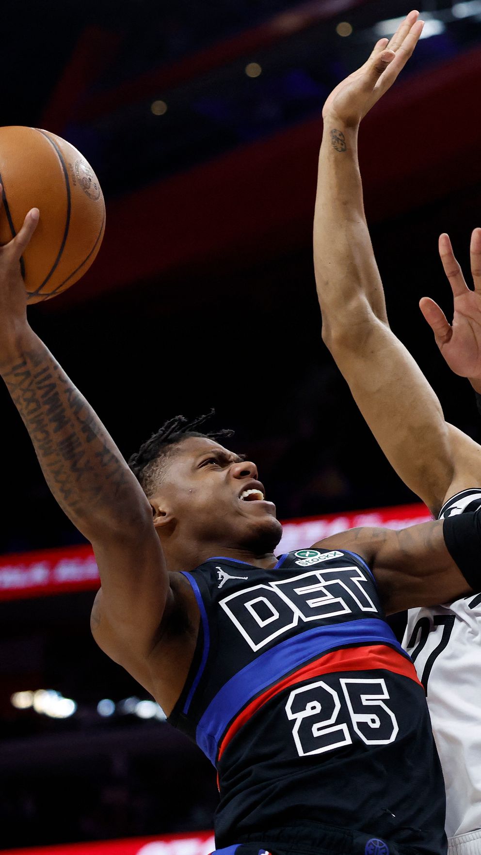 Två basketspelare i NBA