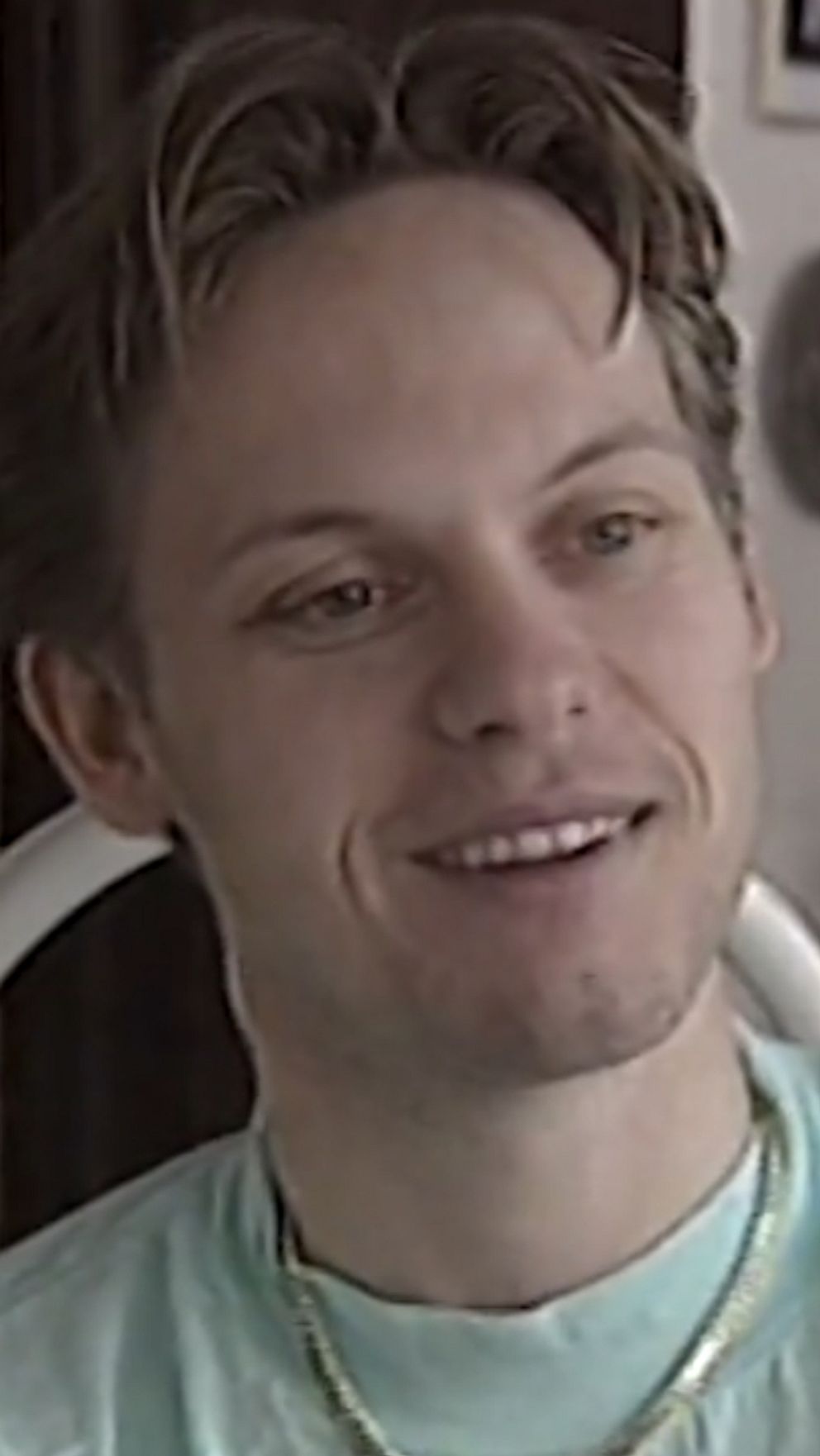 Mikael ”Äpplet” Appelgren får se sig själv i ett reportage från 1992.