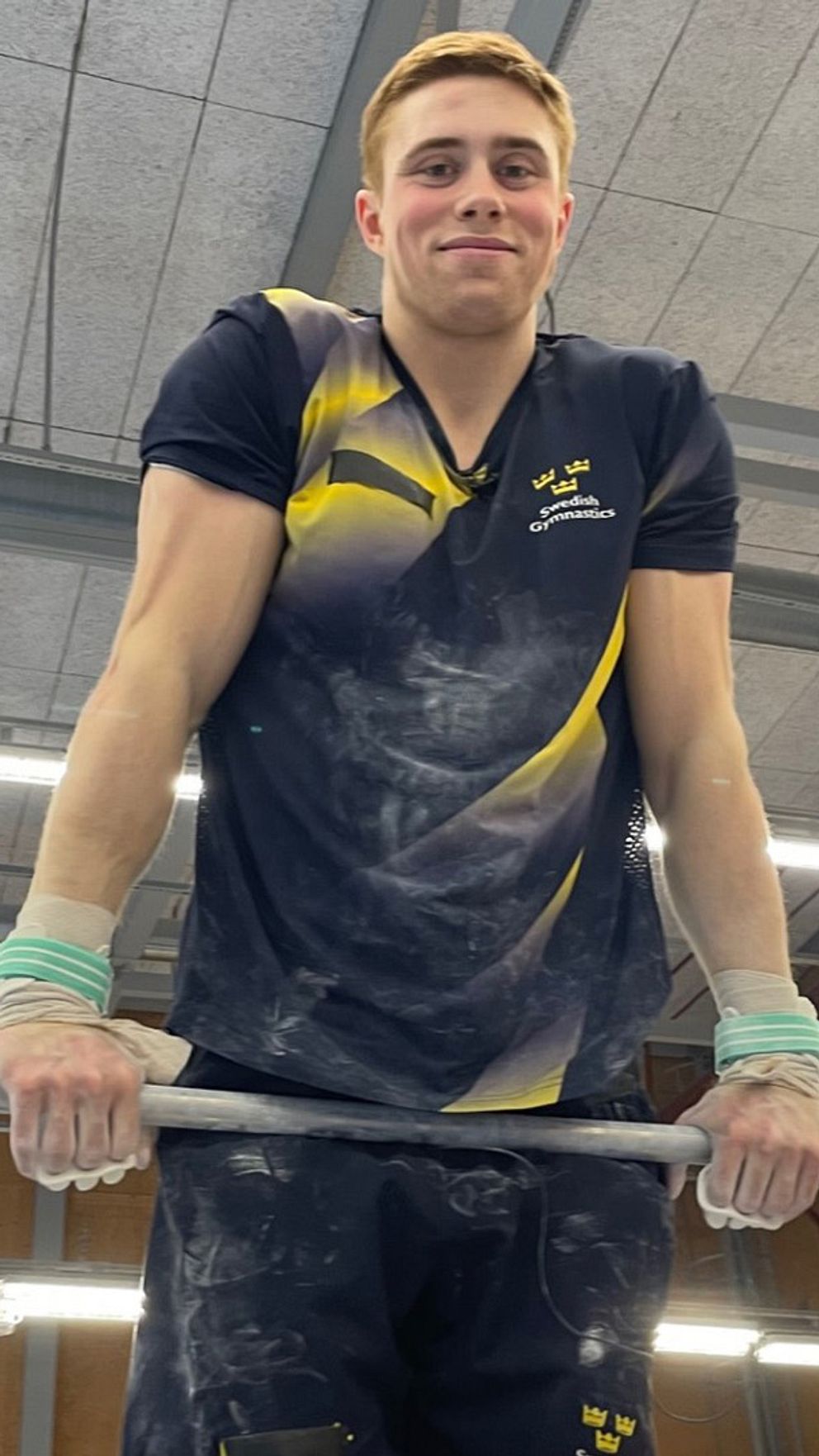 Filip Lidbeck visar hur grenen räck fungerar.