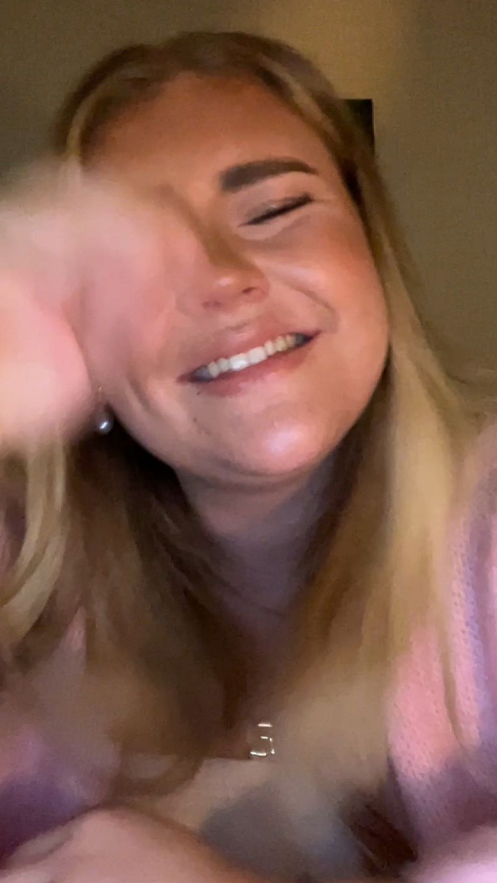 Emma gråtskrattar