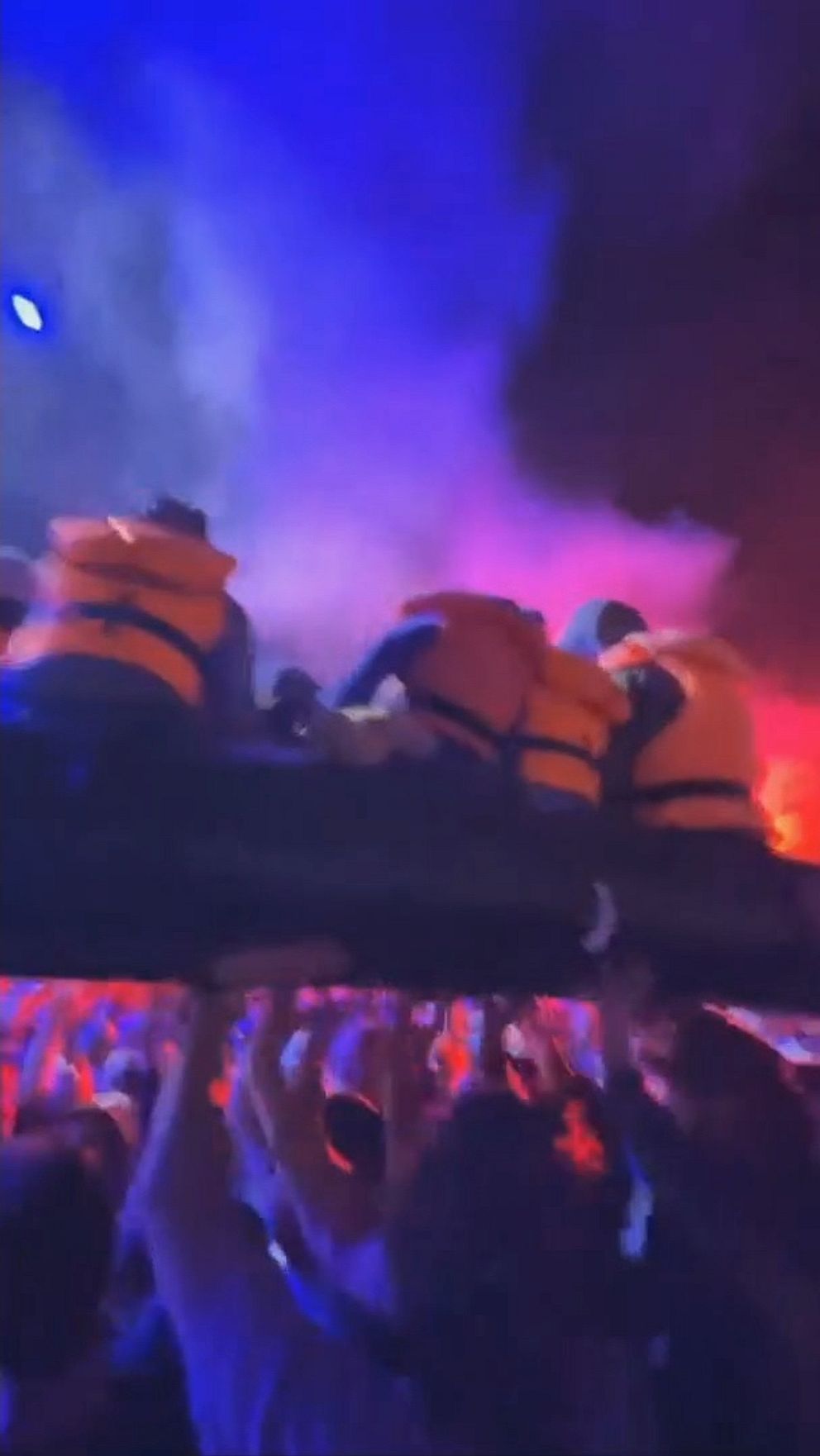 Flyktingflotte under Glastonbury