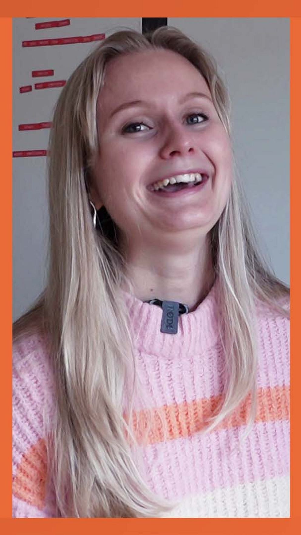 Tredelad bild. Vänster: hand håller rosa form. Höger: ett organiserat köksskåp.
