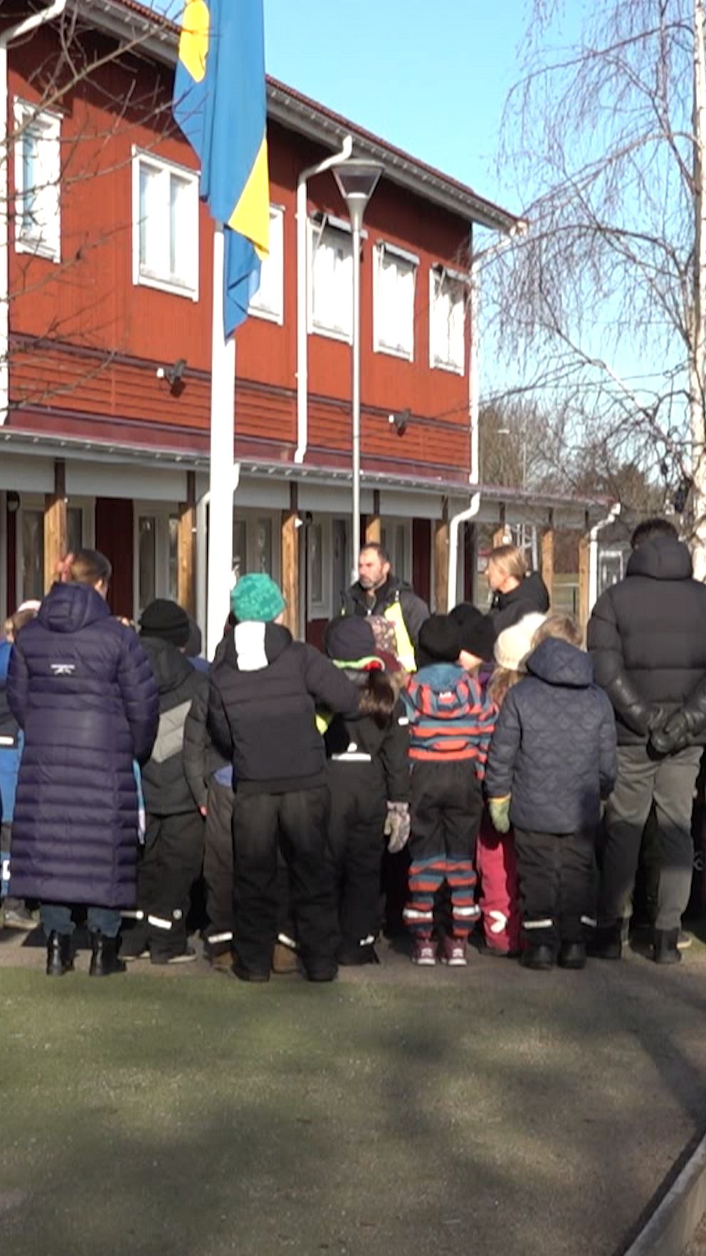 Tyst minut på Karlslundsskolan i Örebro