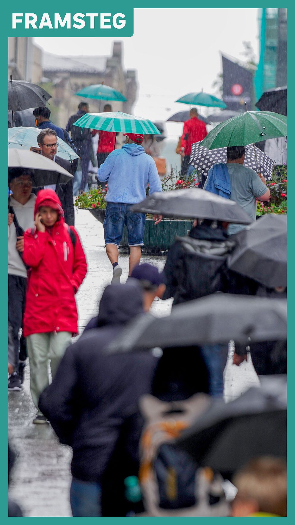Människor i regn.