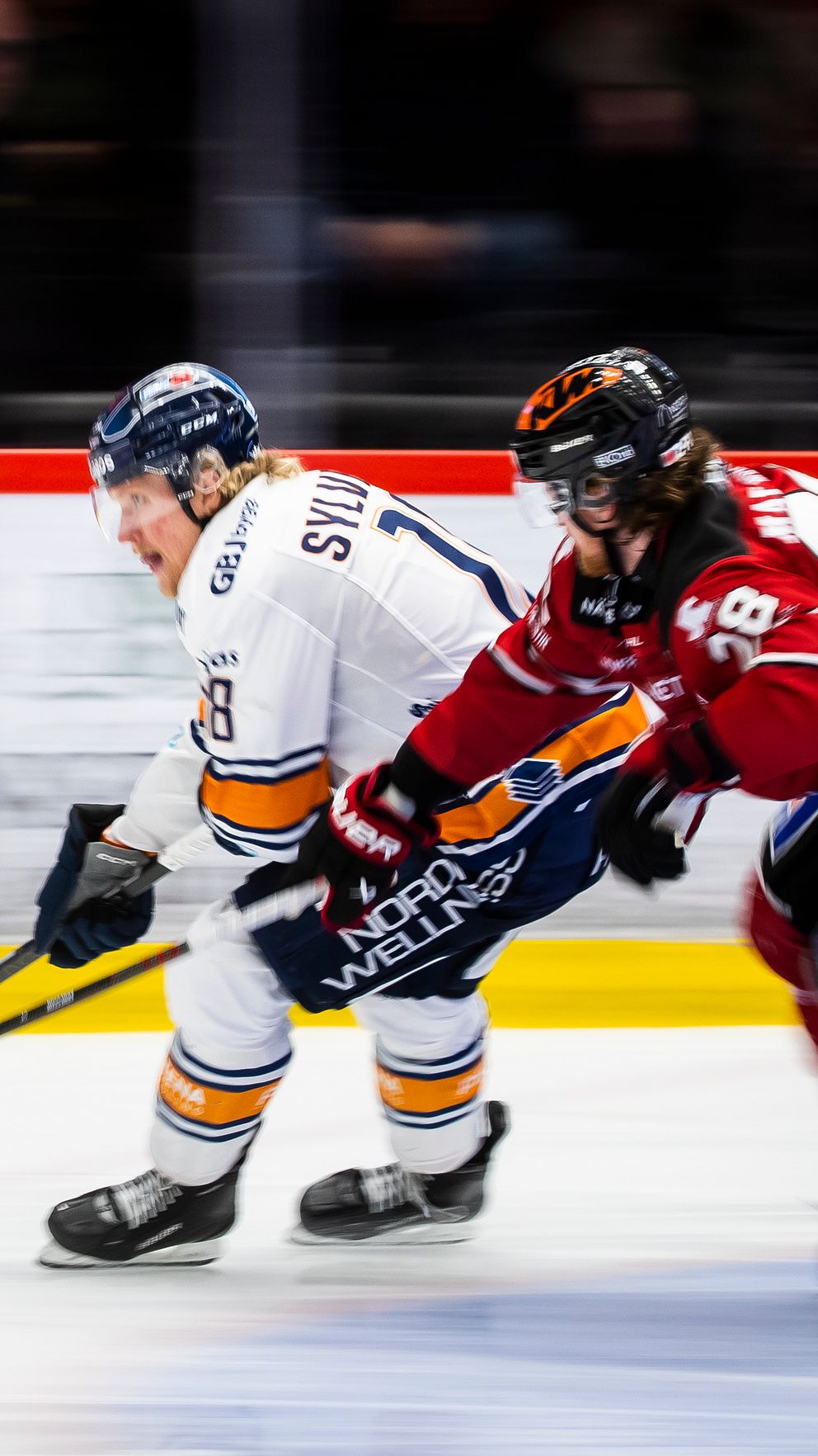 Se höjdpunkter från matchen mellan Örebro och Växjö.