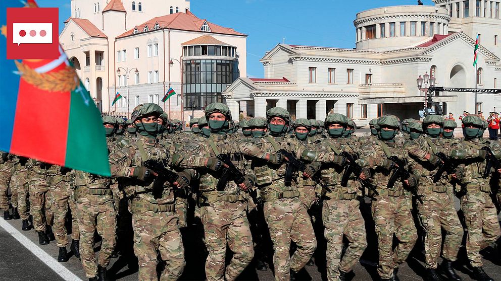 Azeriska soldater under en militärparad.