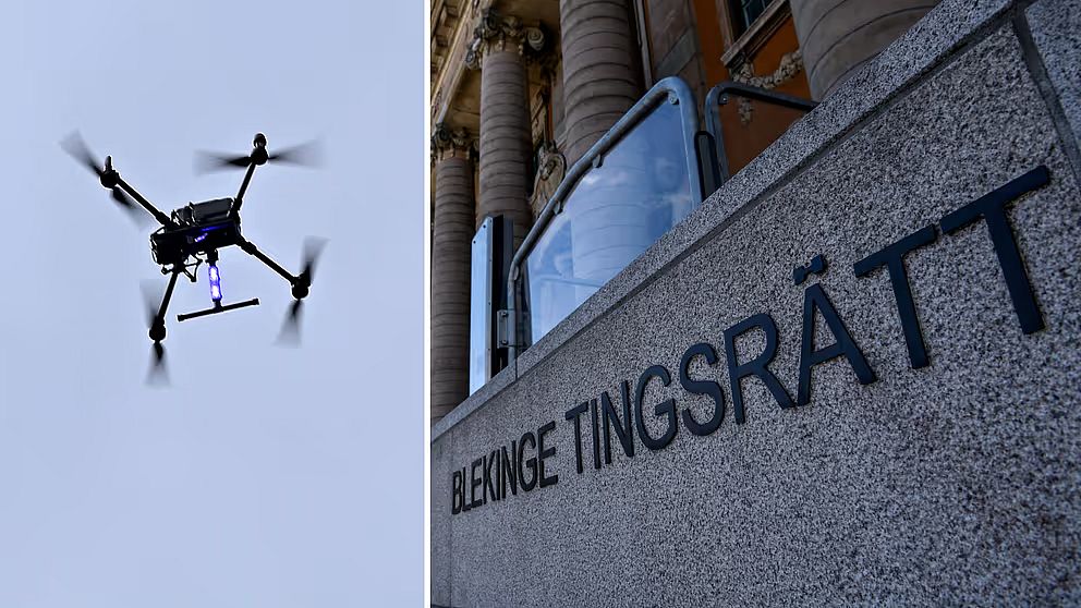 En delad bild som visar en drönare som flyger i luften över en domstolsbyggnad. Till vänster syns drönaren med synliga propellrar, medan höger sida visar en granitvägg med texten ”Blekinge Tingsrätt” i fokus.