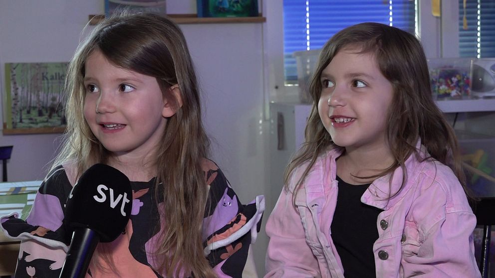 Eleverna Selma och Ester på förskolan Klintbacken 11 i Bromma.