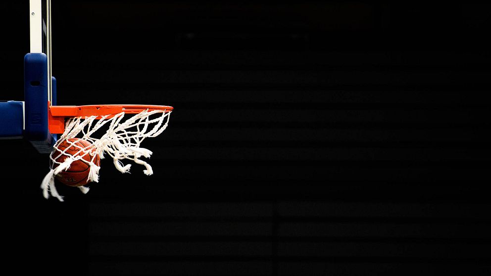 Bild på en basketkorg.