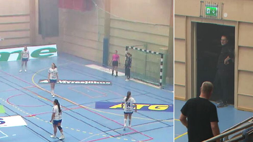 Bild med två sektioner: Till vänster syns en handbollsmatch med spelare i vita och svarta tröjor, och en domare i rosa. Spelarna är placerade på planen, och en målvakt står vid målet. Till höger syns en man i svart t-shirt som står vid en dörröppning, med ett koncentrerat uttryck. Bakgrunden är en sporthall med reklamskyltar på golvet.