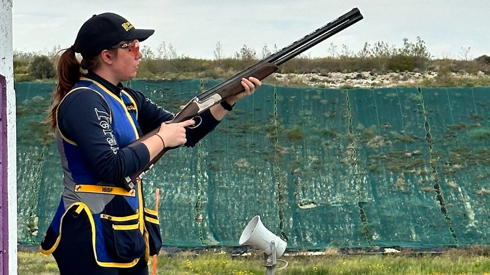Skytte Victoria Larsson säkrade svensk kvotplats till OS i skeet SVT