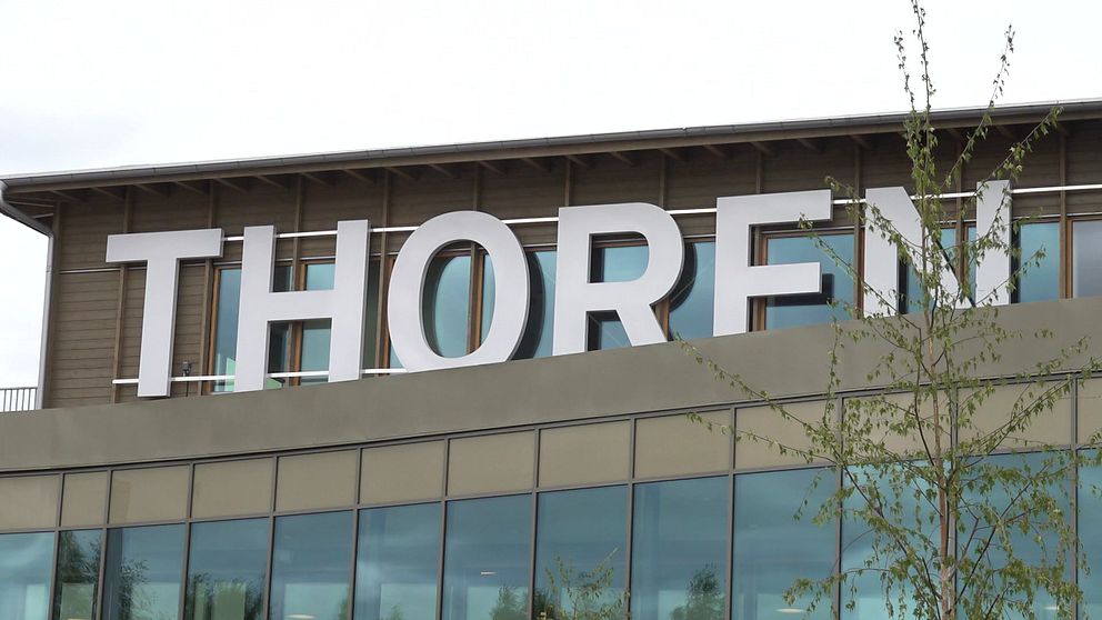 Thoren-skylten ovanpå Thoren arena i Umeå.