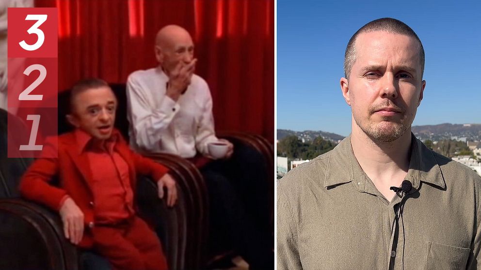 Bild med två sektioner: till vänster en sittande man och ett barn i färgglada kläder, omgivna av röda gardiner; till höger en man i beige skjorta med en stadsutsikt i bakgrunden.