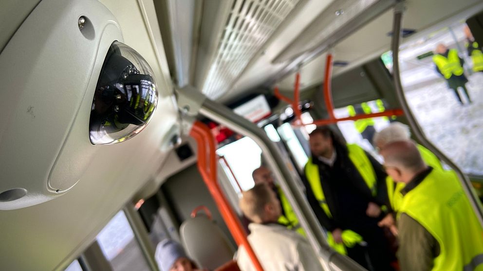 Övervakningskamera i en av Skånetrafikens lokalbussar i Malmö.