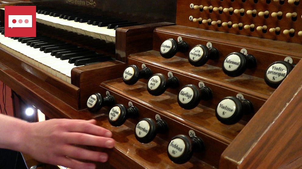 En bild på en orgel
