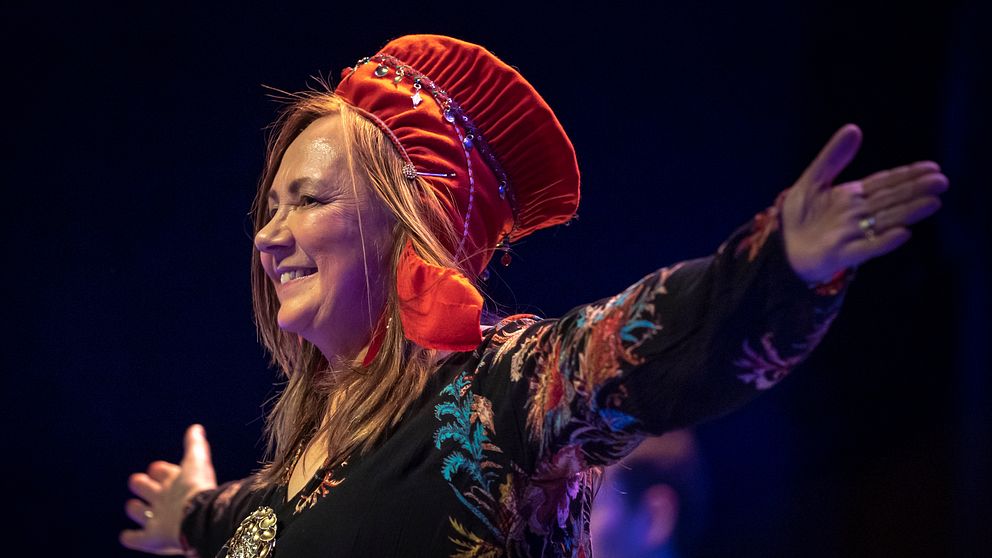 Mari Boine på Rockefeller-scenen i Oslo under nationaldagsfirandet 2019.