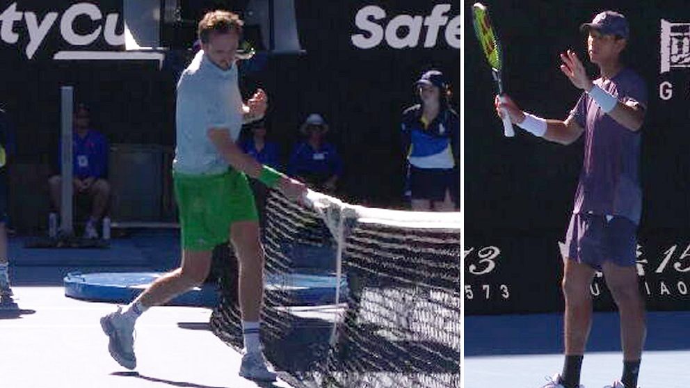 En delad bild som visar två tennisserier: till vänster en spelare i ljus tröja och gröna shorts som springer mot nätet, och till höger en annan spelare i mörk tröja som vinkar med tennisracketet. I bakgrunden syns åskådare och arrangörer.
