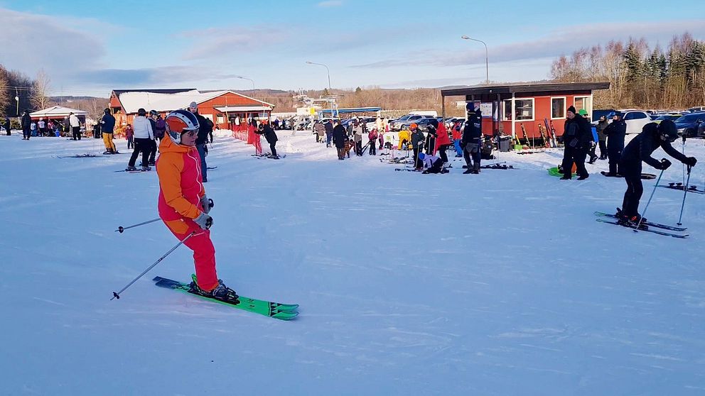Premiäråkare i Vångabergets skidbacke