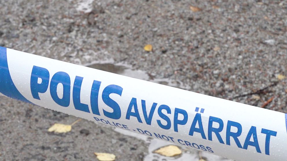 Bild från avspärrningarna vid brottsplatsen i Närkes Kil, väster om Örebro.