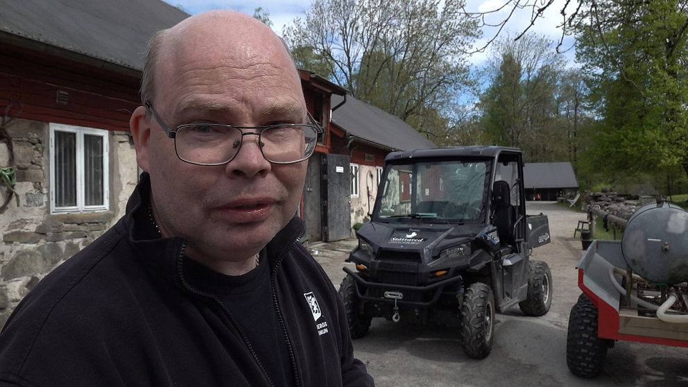 man vid arbetsfordon