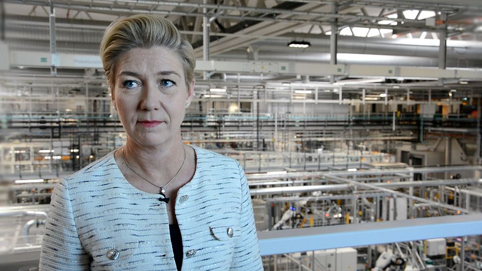 Jennie Cato, chef för Public Affairs på Scania, batterifabriken i Södertälje.