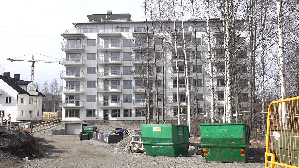 här byggs nya lägenheter i Skellefteå, samtidigt som marknaden störtdykt.