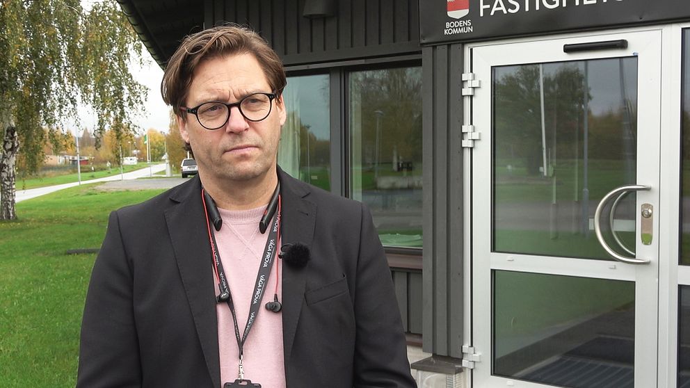 Barn i Boden tvingas vänta på bussen vid vägen på 100sträcka SVT