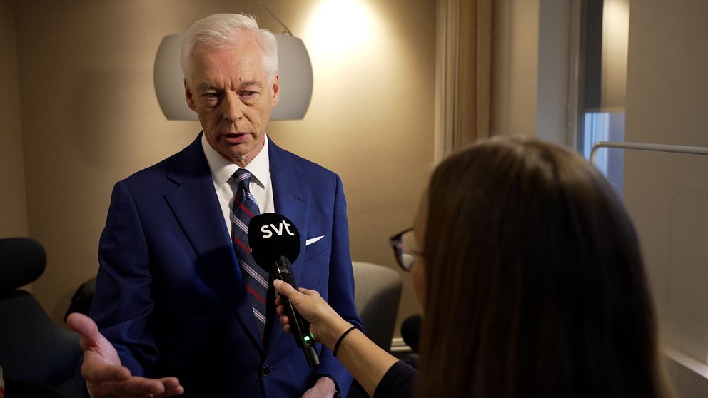 Joakim Paasikivi intervjuas.