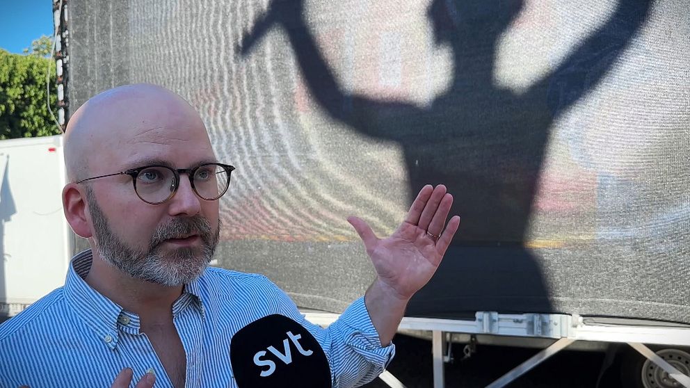 EU-parlamentarikern Charlie Weimers (SD) valtalade på Stora torget i Karlstad.