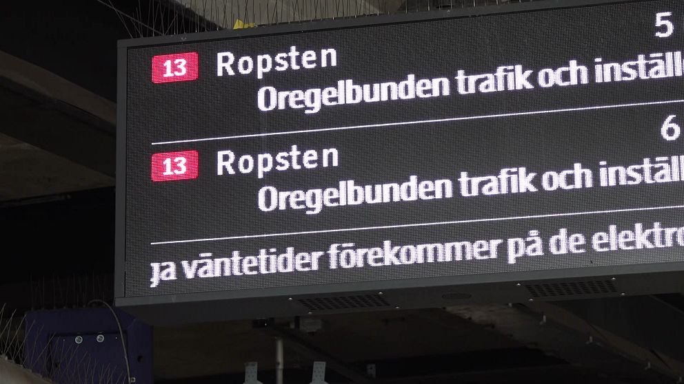 SL: Stora störningar fortsätter på röda linjen | SVT Nyheter