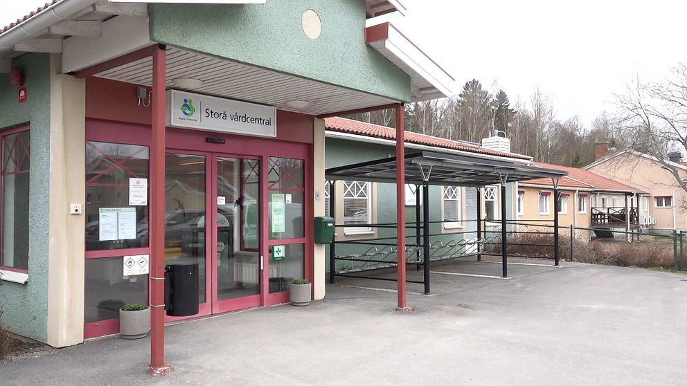 En vårdcentral, exteriörbild.
