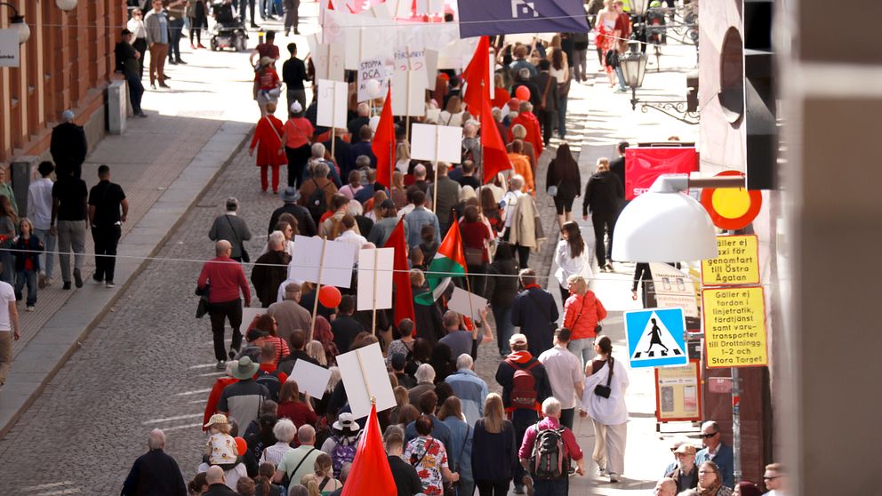 Socialdemokraternas första maj-tåg i Uppsala.