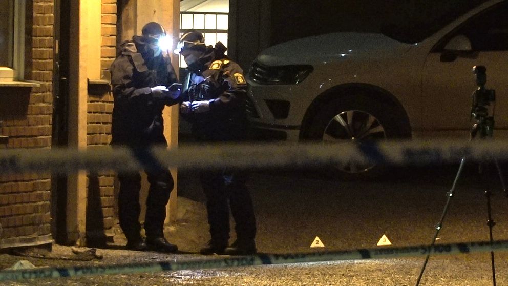 poliser, öst på stan i Umeå, efter skjutningen
